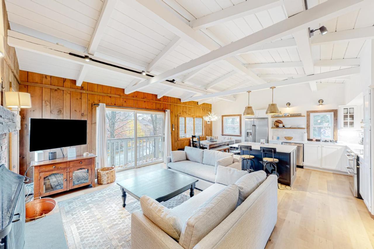 Chalet At The Base Of Okemo Mountain Ладлоу Экстерьер фото